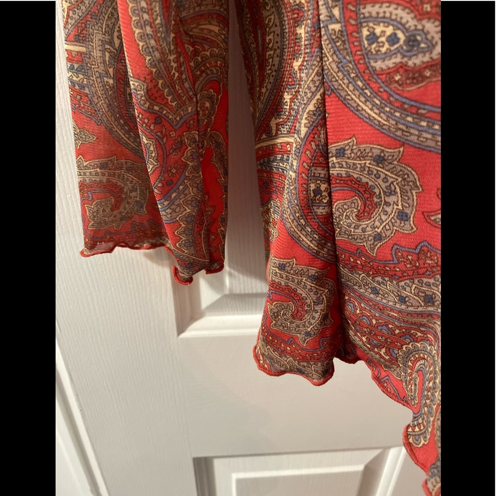 *SOLD* Beautiful Top - Picture 2 of 3